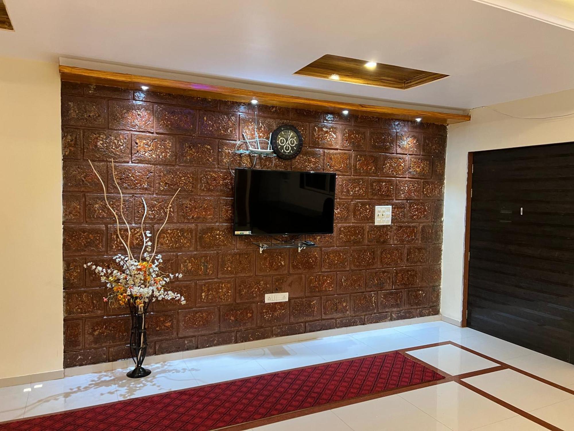 Hotel Shriyan Mahābaleshwar Екстериор снимка